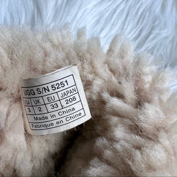 UGG Australia Little Kid’s Classic  Short Chestnut Boot Sz 3 - Picture 9 of 16